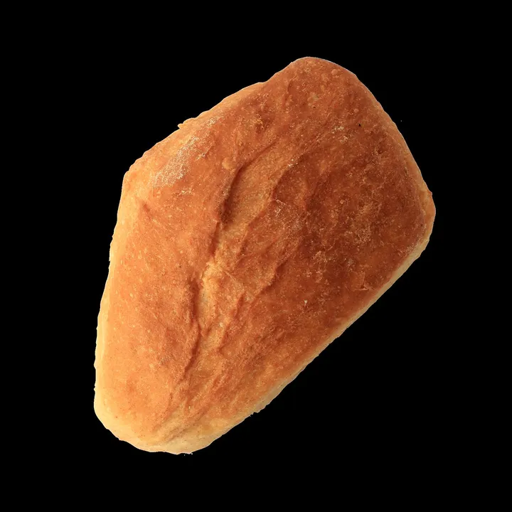 Ein Laib Brot mit heller Kruste.